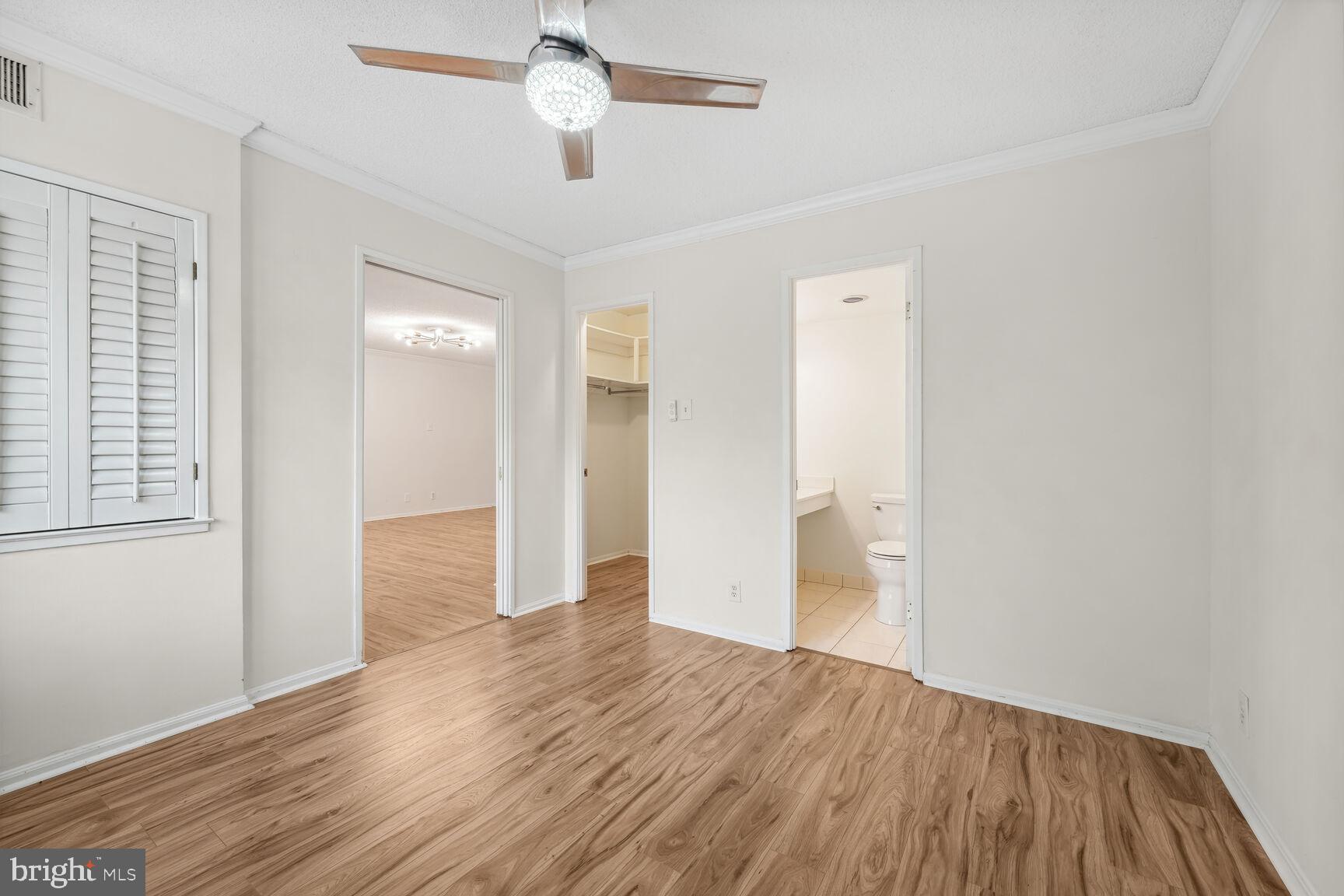 203 Yoakum Pkwy #805