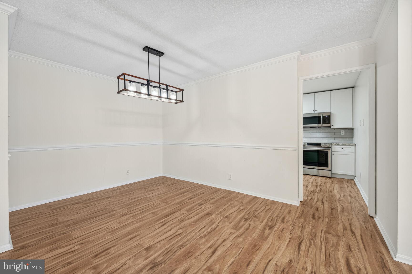 203 Yoakum Pkwy #805