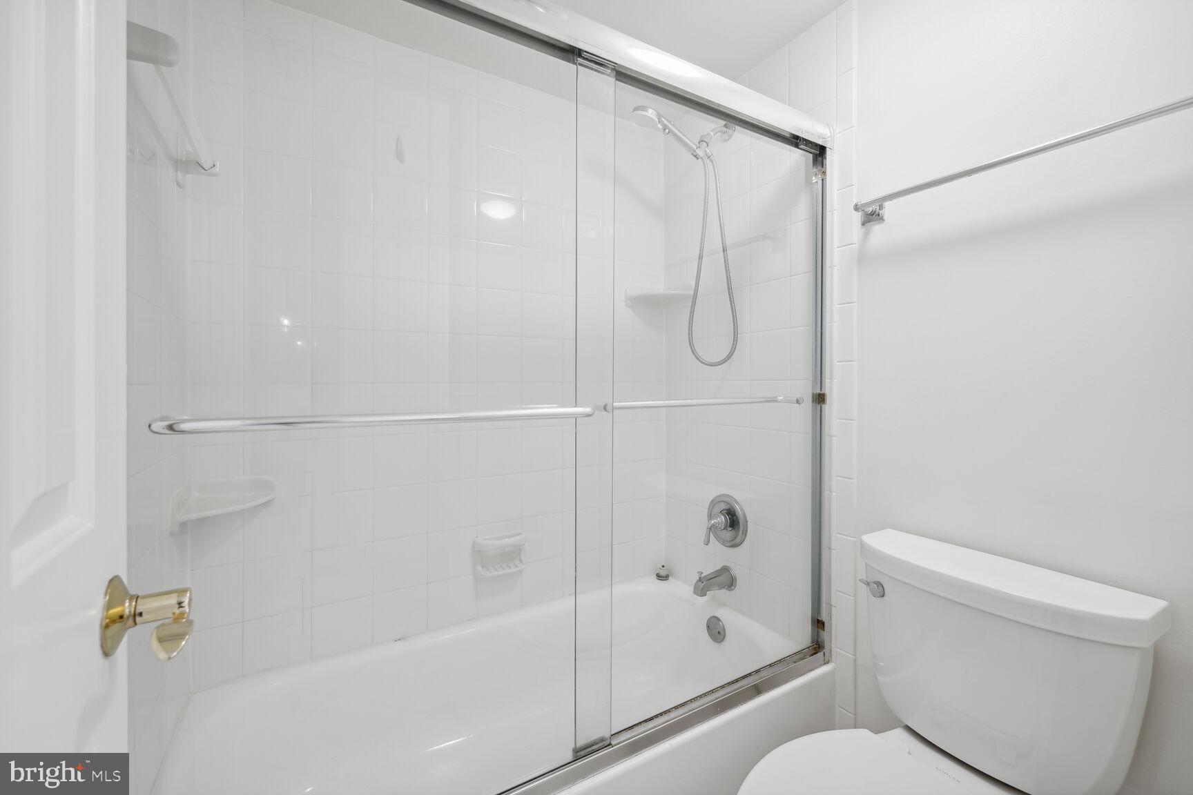 203 Yoakum Pkwy #805