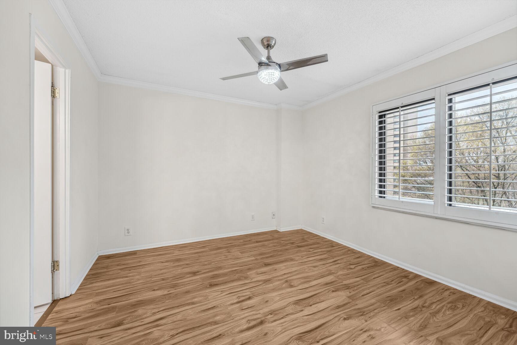 203 Yoakum Pkwy #805