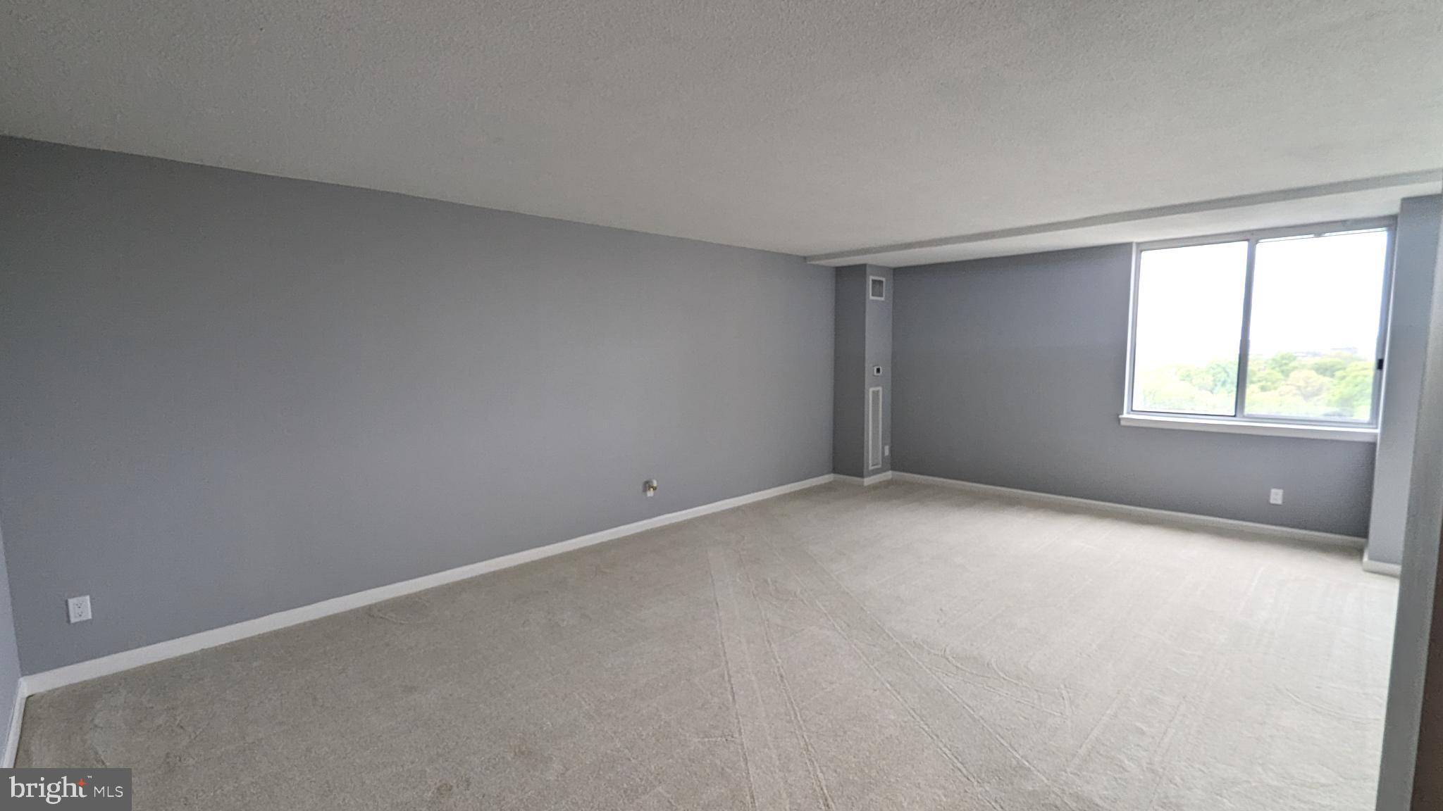 501 SLATERS LANE 1102