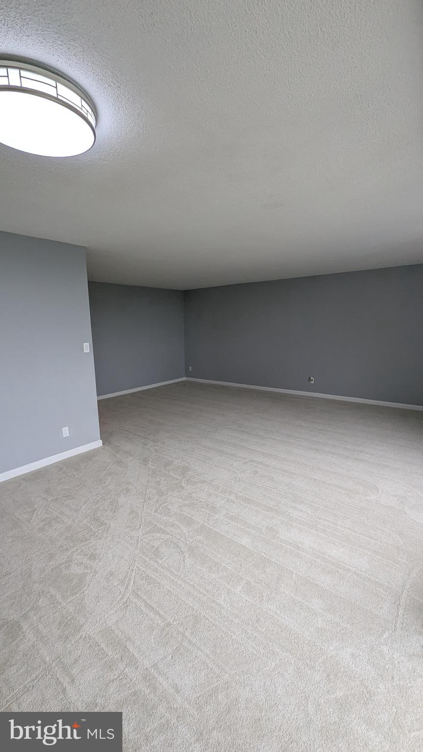 501 SLATERS LANE 1102