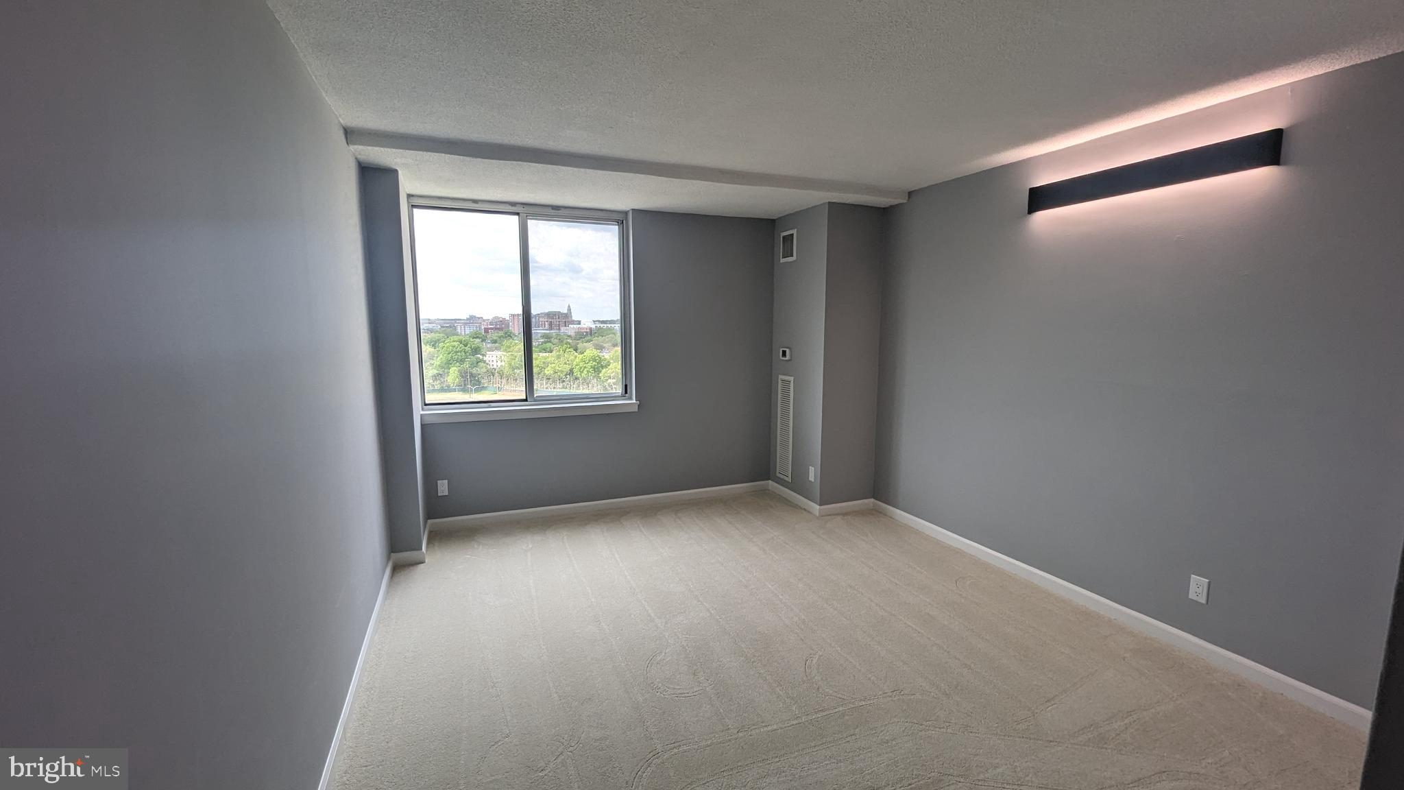 501 SLATERS LANE 1102