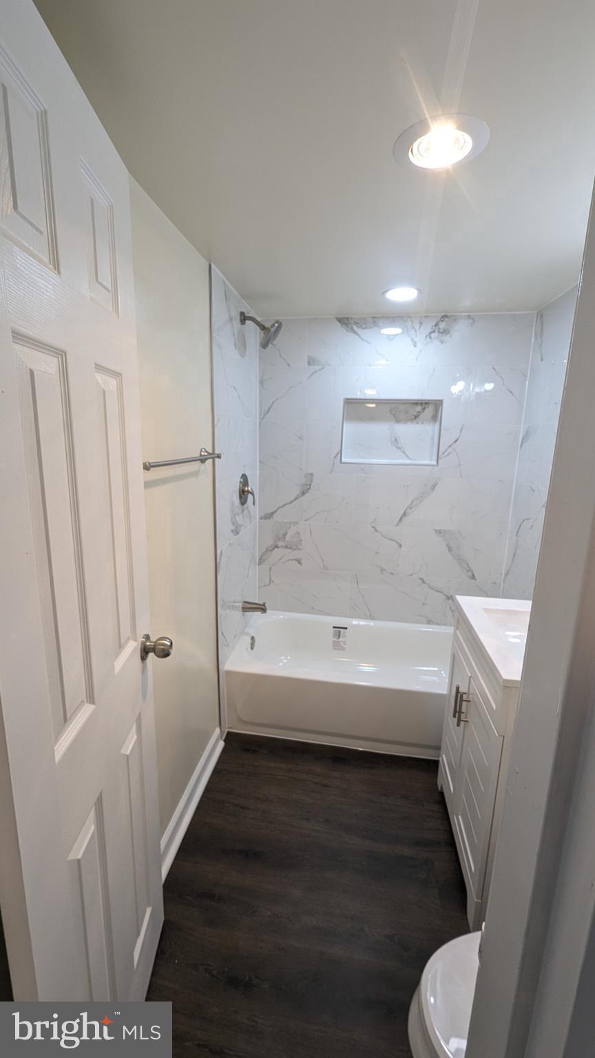 501 SLATERS LANE 1102