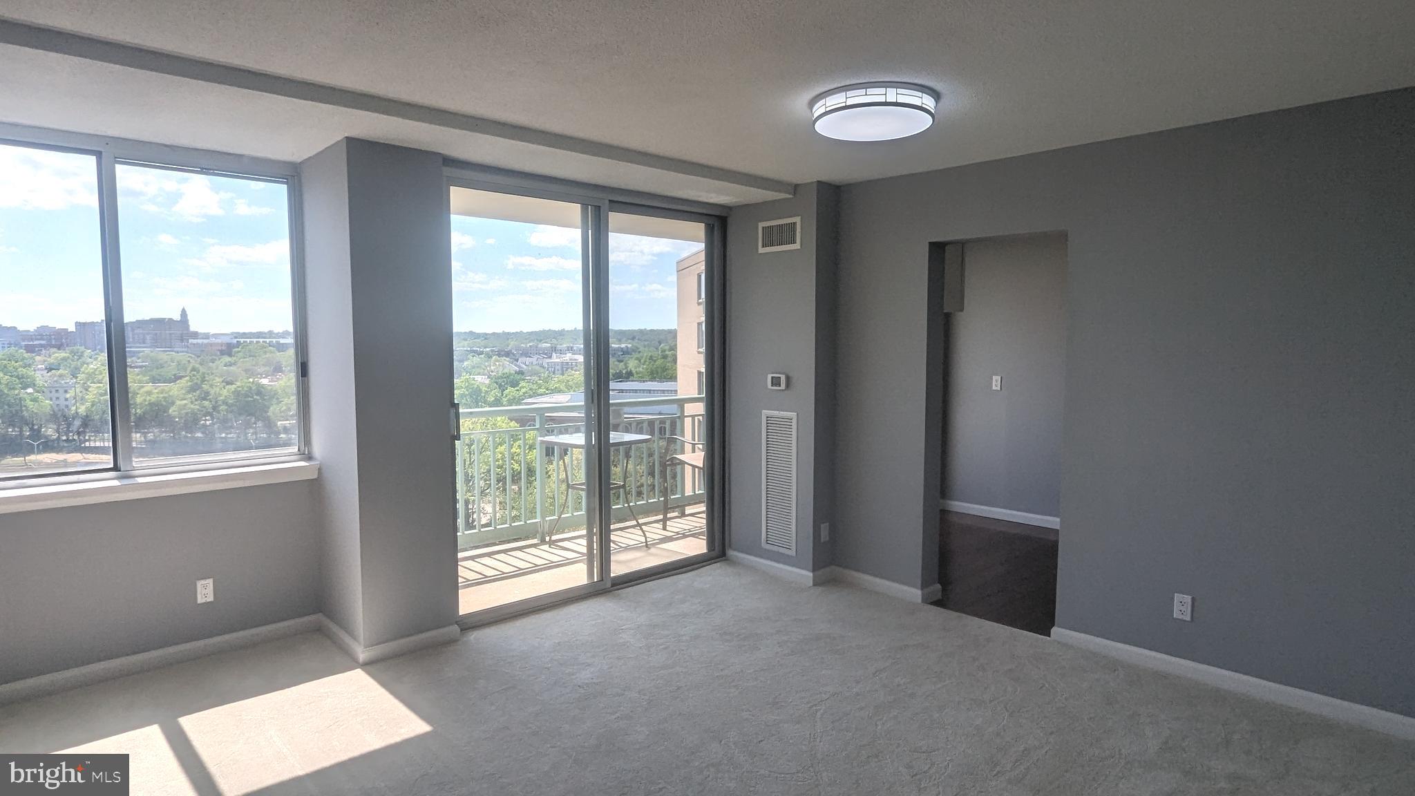 501 SLATERS LANE 1102