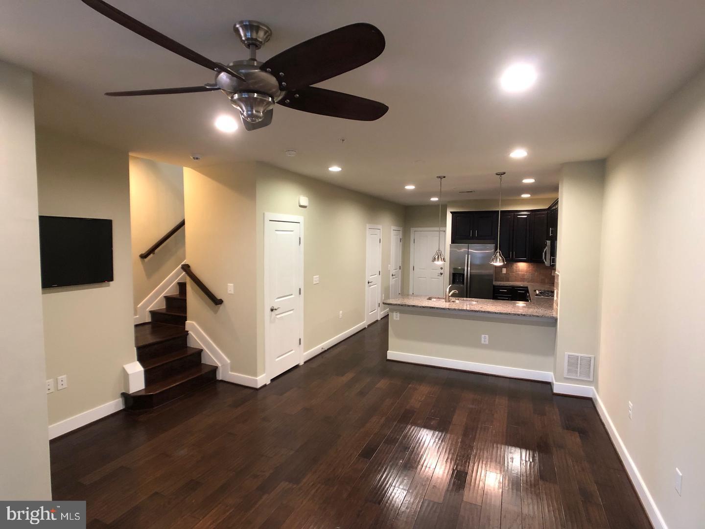 2107 MAIN LINE BLVD #101