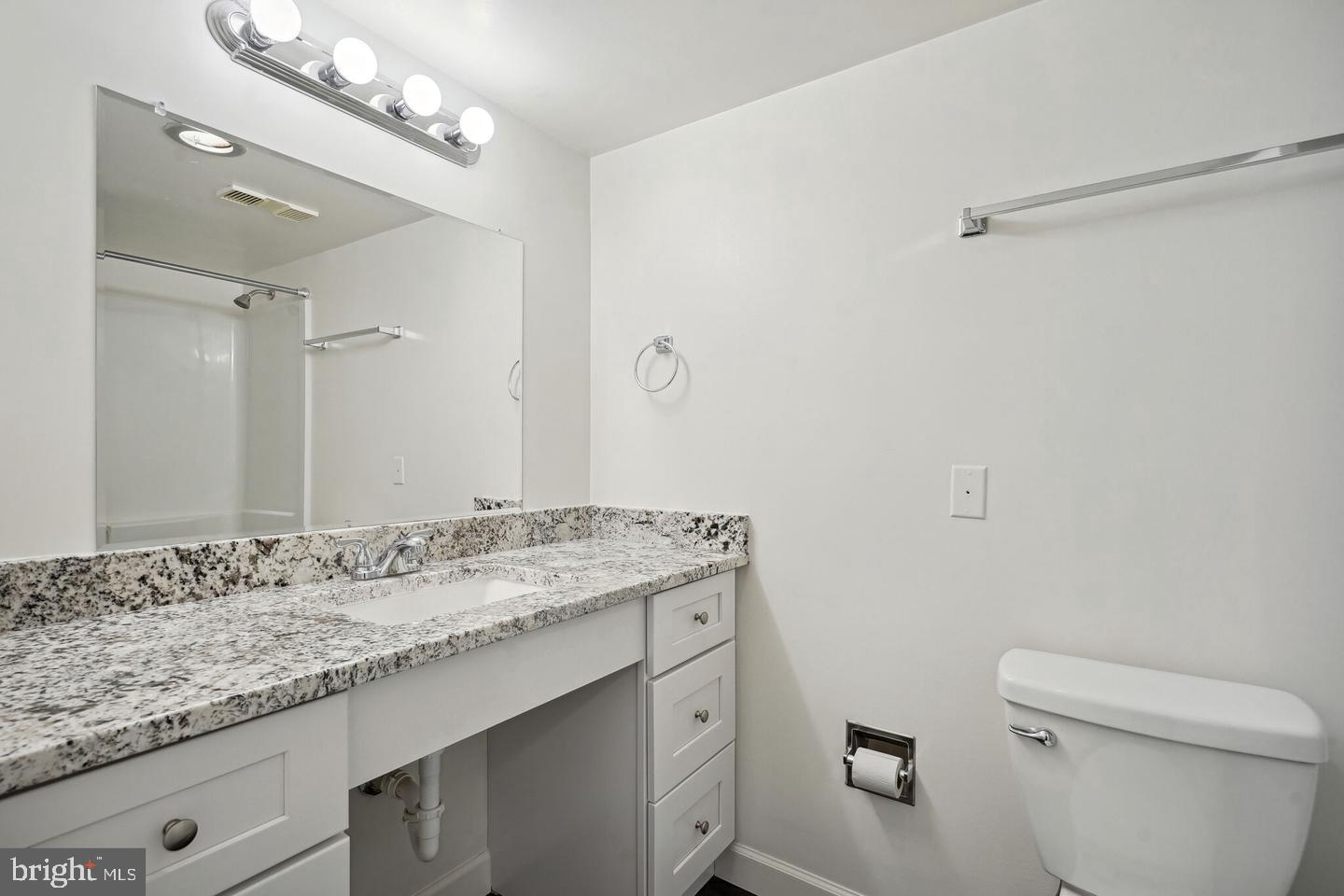 307 YOAKUM PKWY #1015