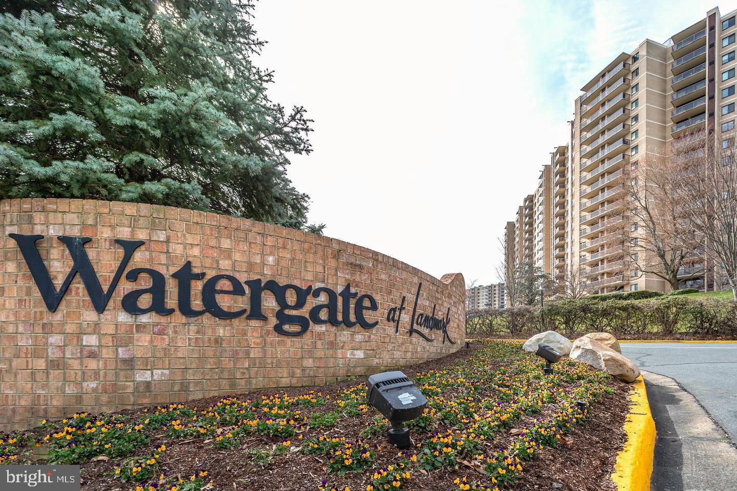 307 YOAKUM PKWY #1015
