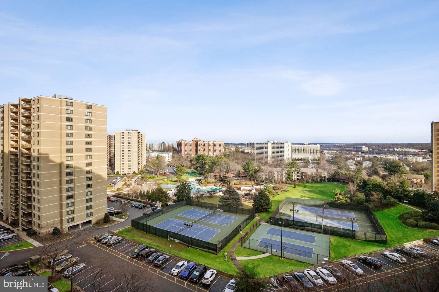 307 YOAKUM PKWY #1015