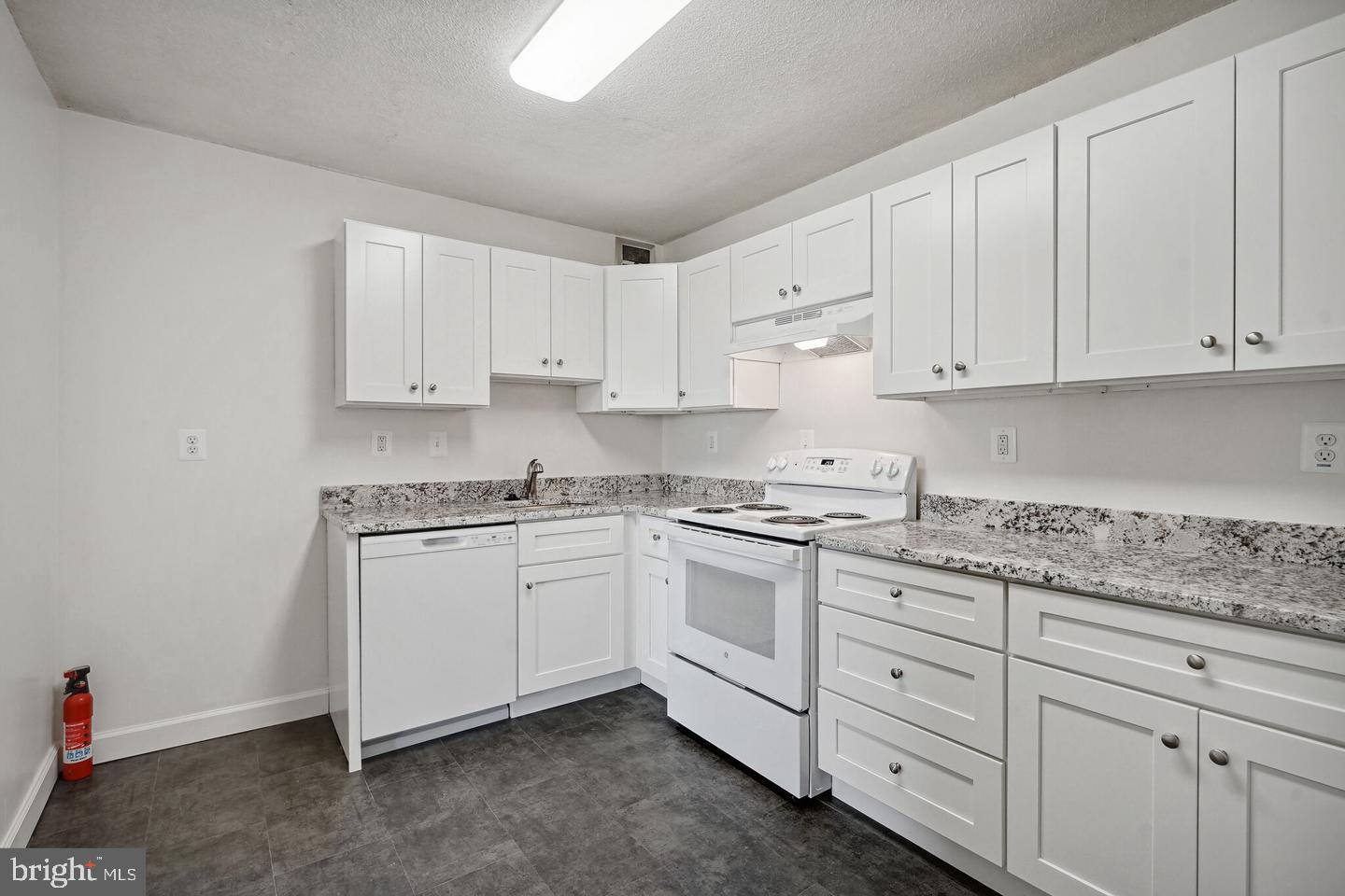 307 YOAKUM PKWY #1015
