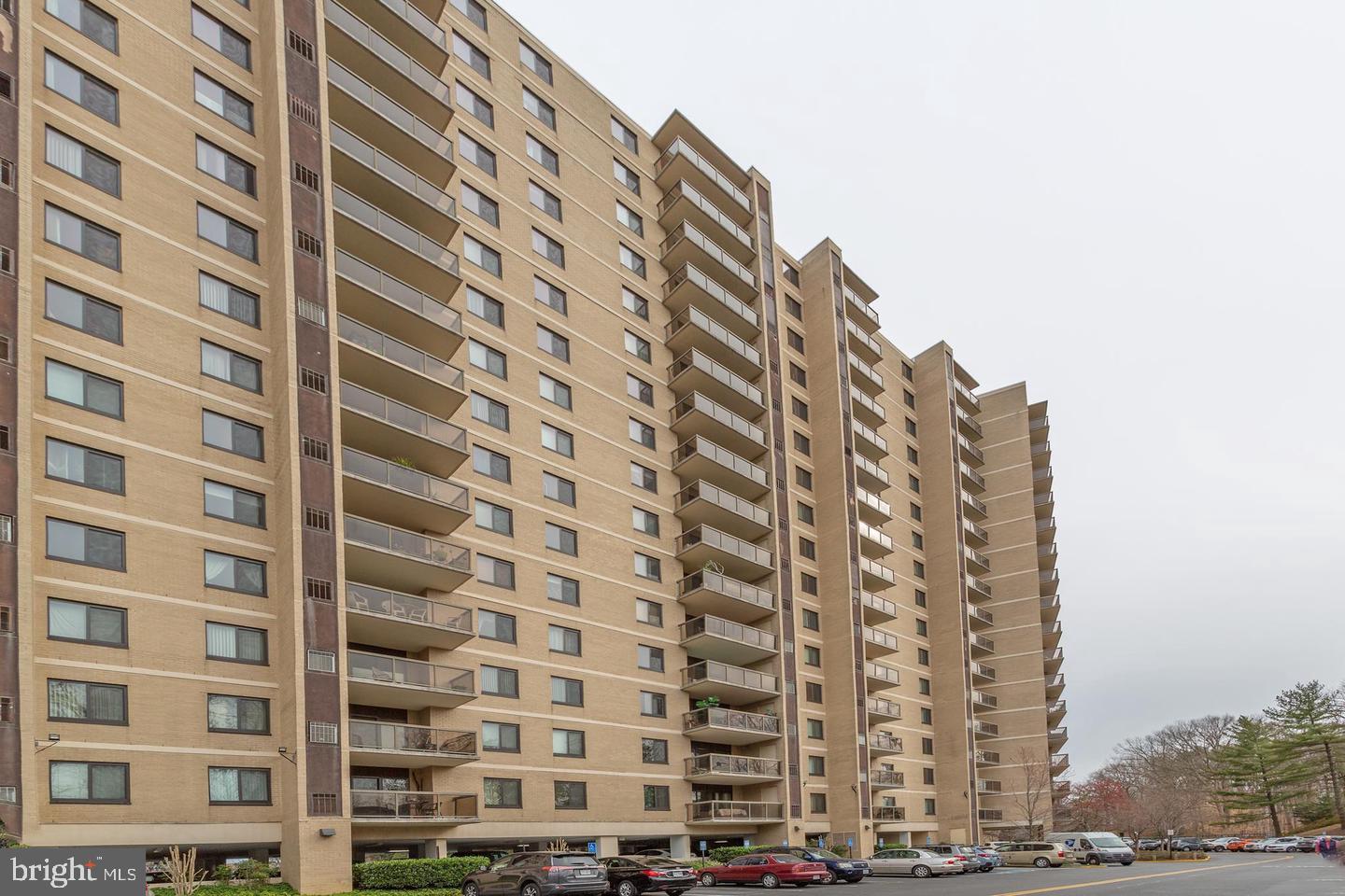 307 YOAKUM PKWY #1015