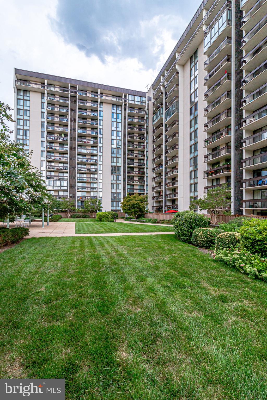 5300 HOLMES RUN PARKWAY 106