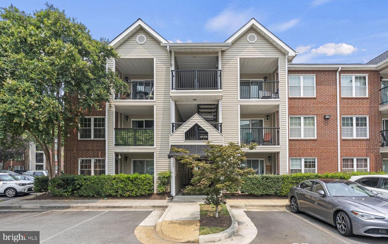 3306 Wyndham Cir #325