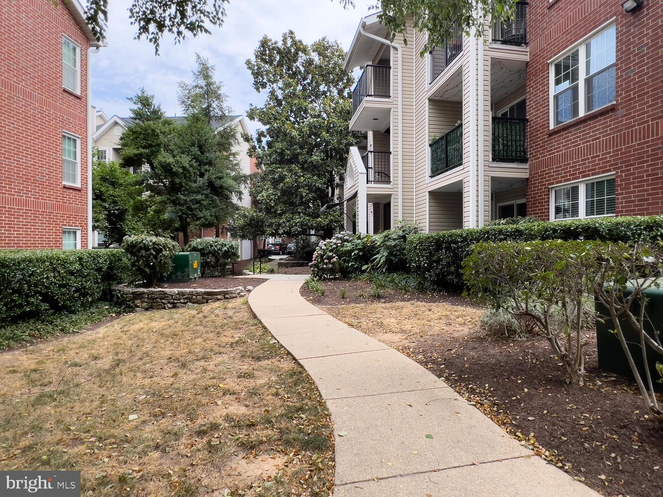 3306 Wyndham Cir #325