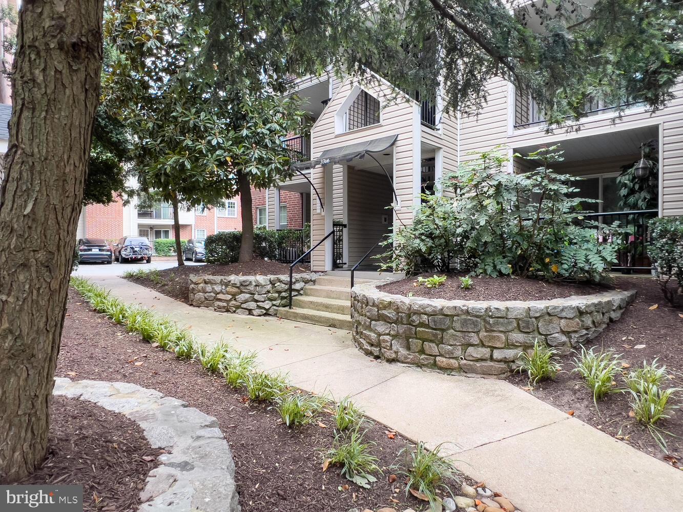 3306 Wyndham Cir #325