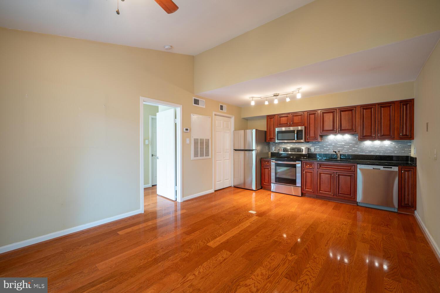 3306 Wyndham Cir #325