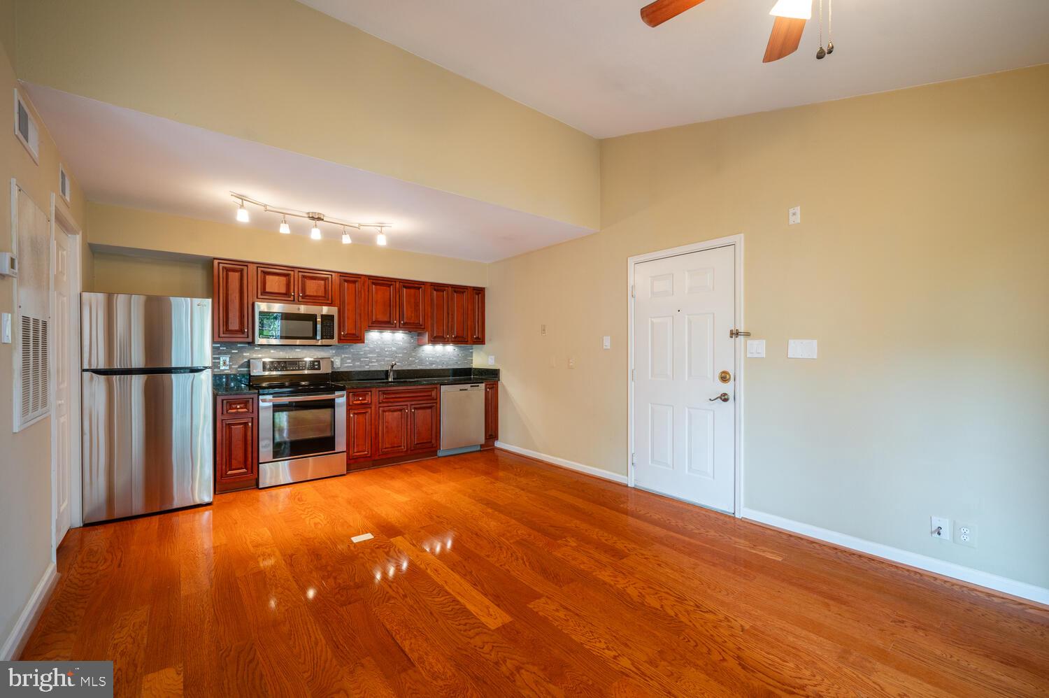 3306 Wyndham Cir #325