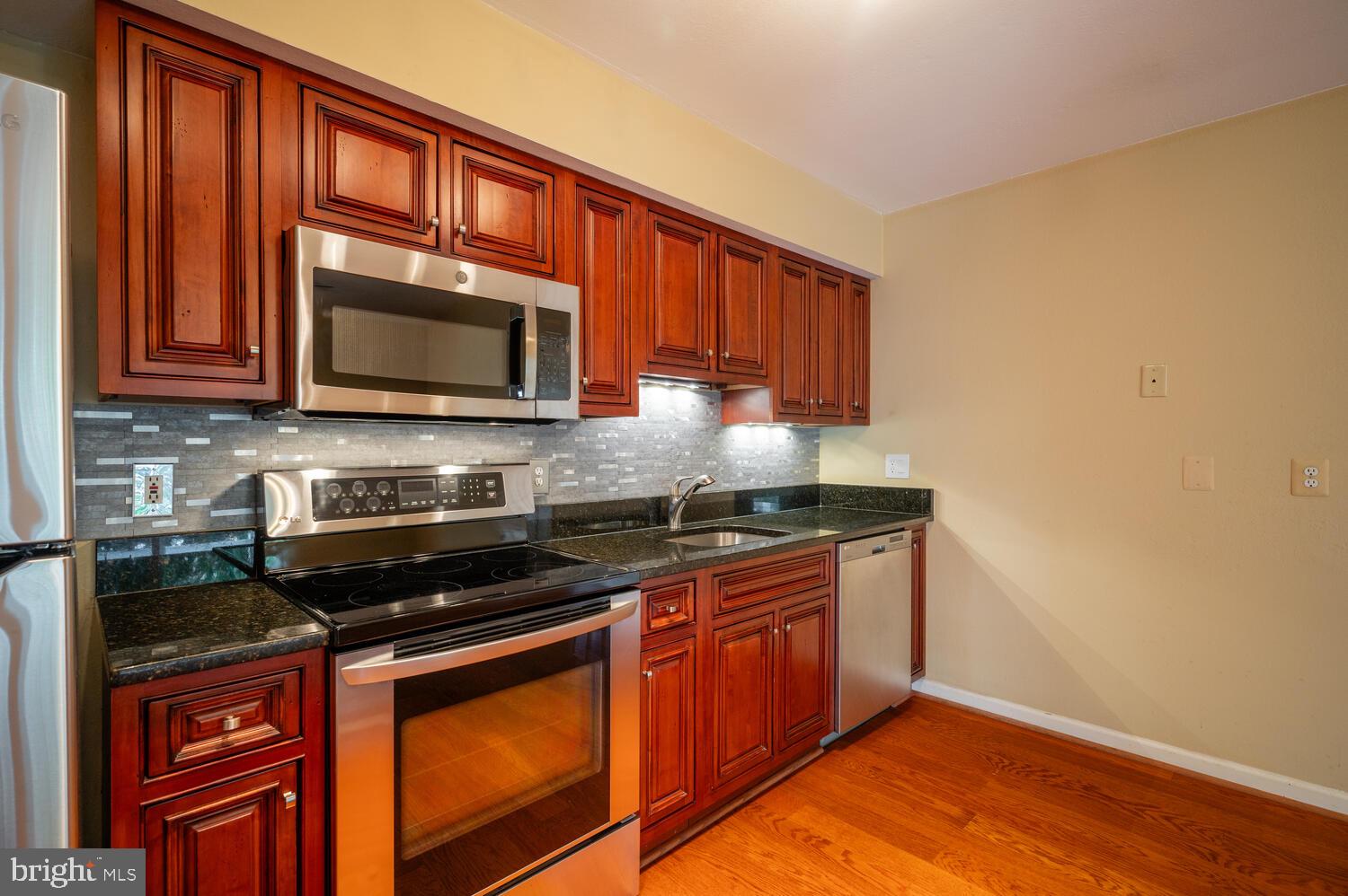 3306 Wyndham Cir #325