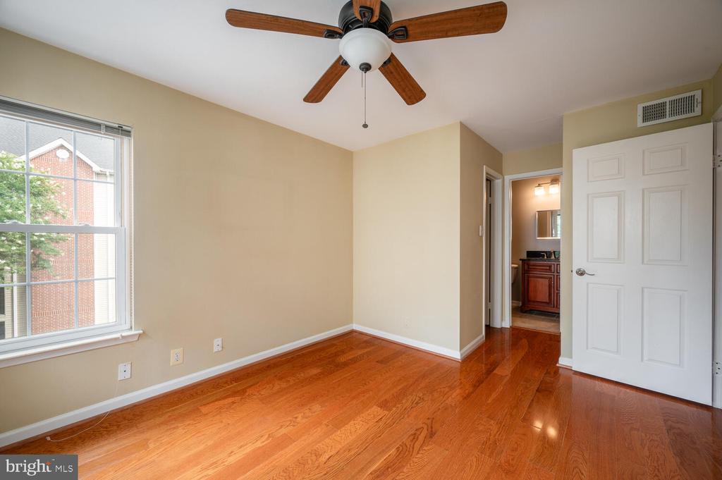 3306 Wyndham Cir #325