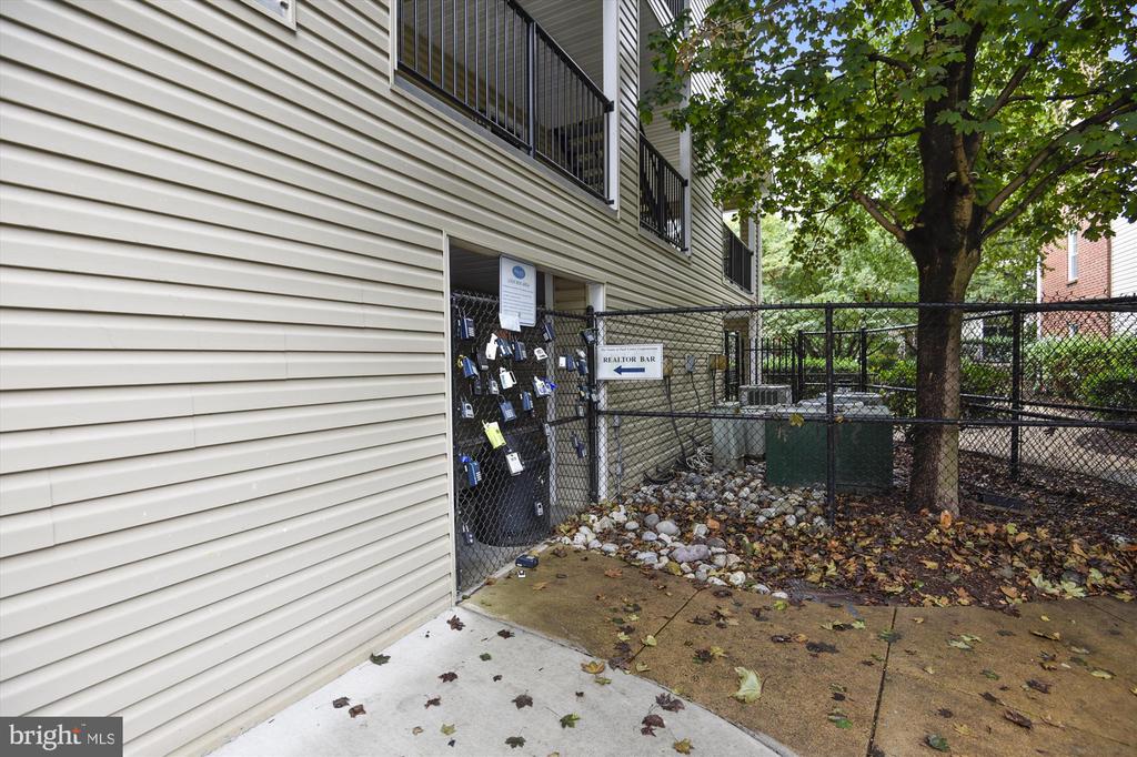 3309 WYNDHAM CIR #3182