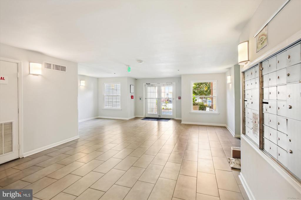 3309 WYNDHAM CIR #3182