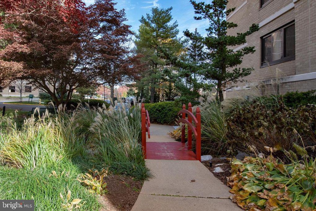 205 YOAKUM PKWY #1625