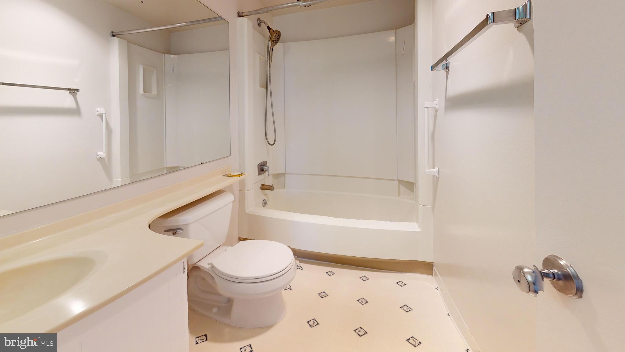 205 YOAKUM PKWY #1625