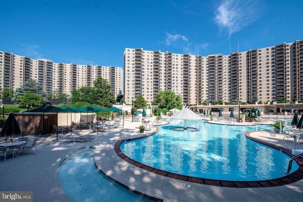 205 YOAKUM PKWY #1625