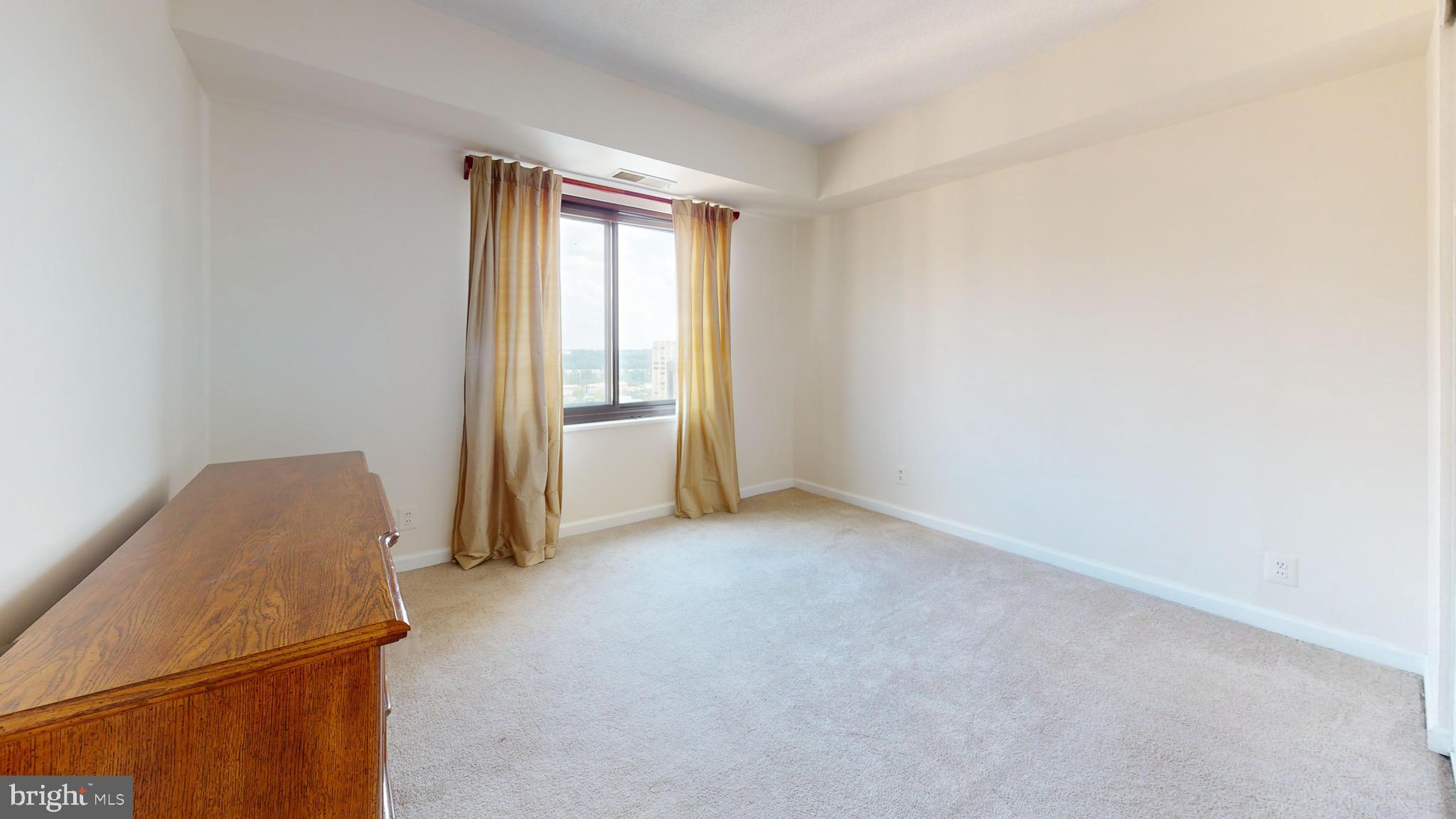 205 YOAKUM PKWY #1625