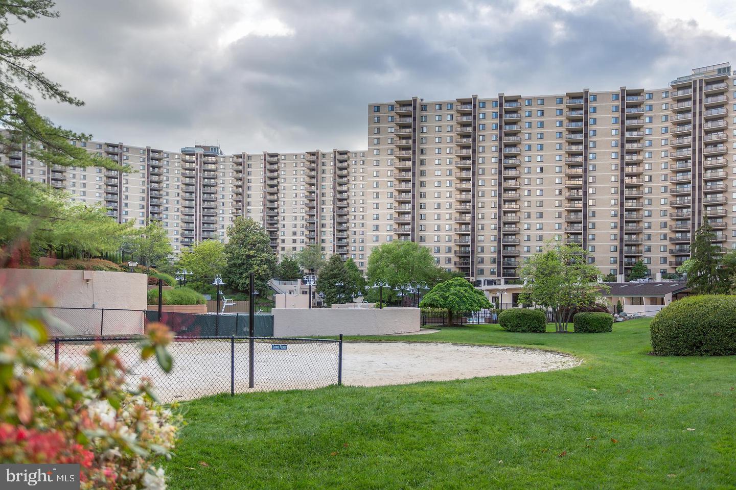 205 YOAKUM PKWY #1625