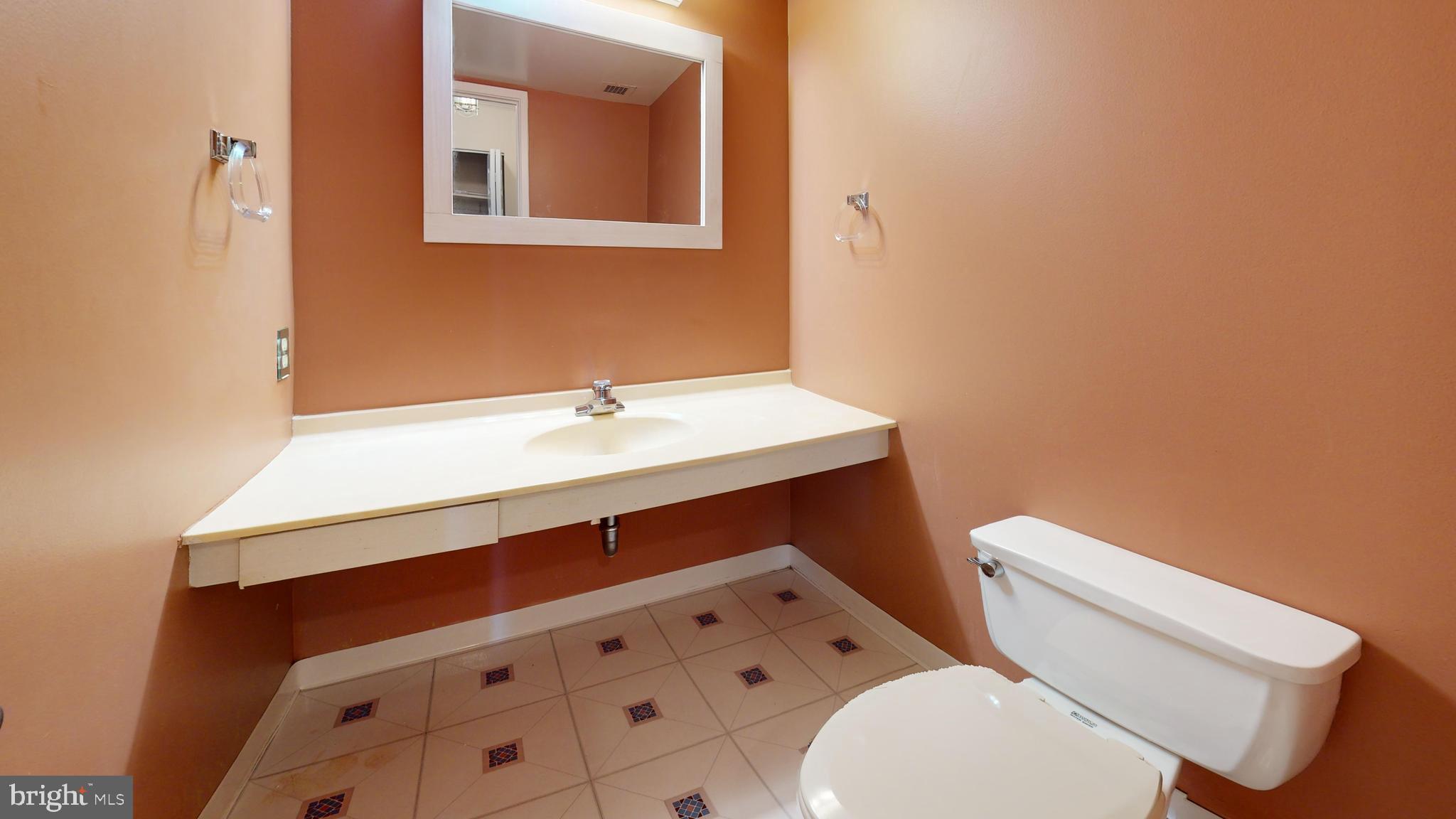 205 YOAKUM PKWY #1625
