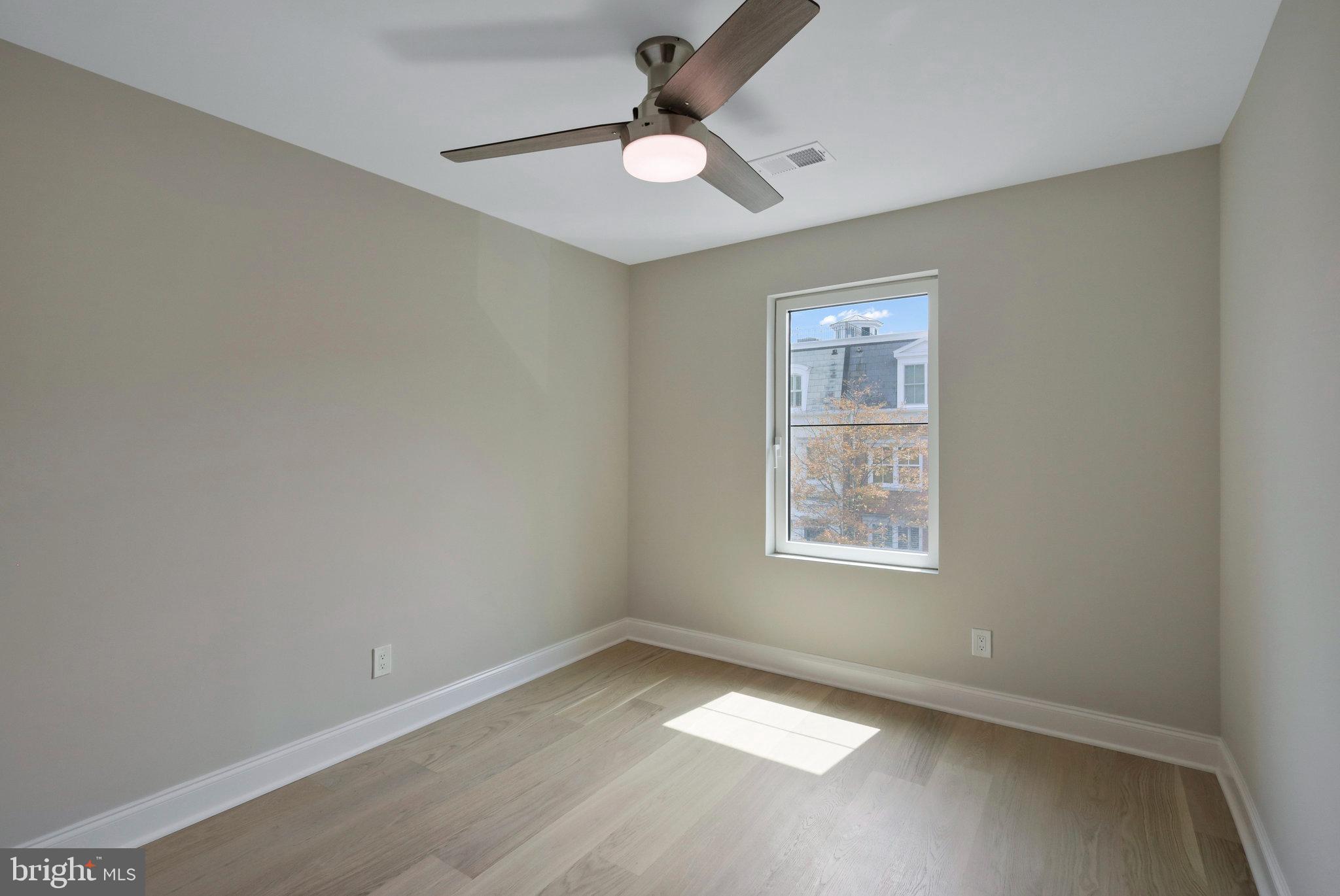 105 QUEEN ST