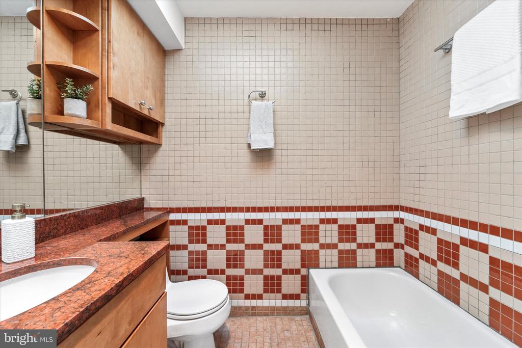 722 W Glebe Rd