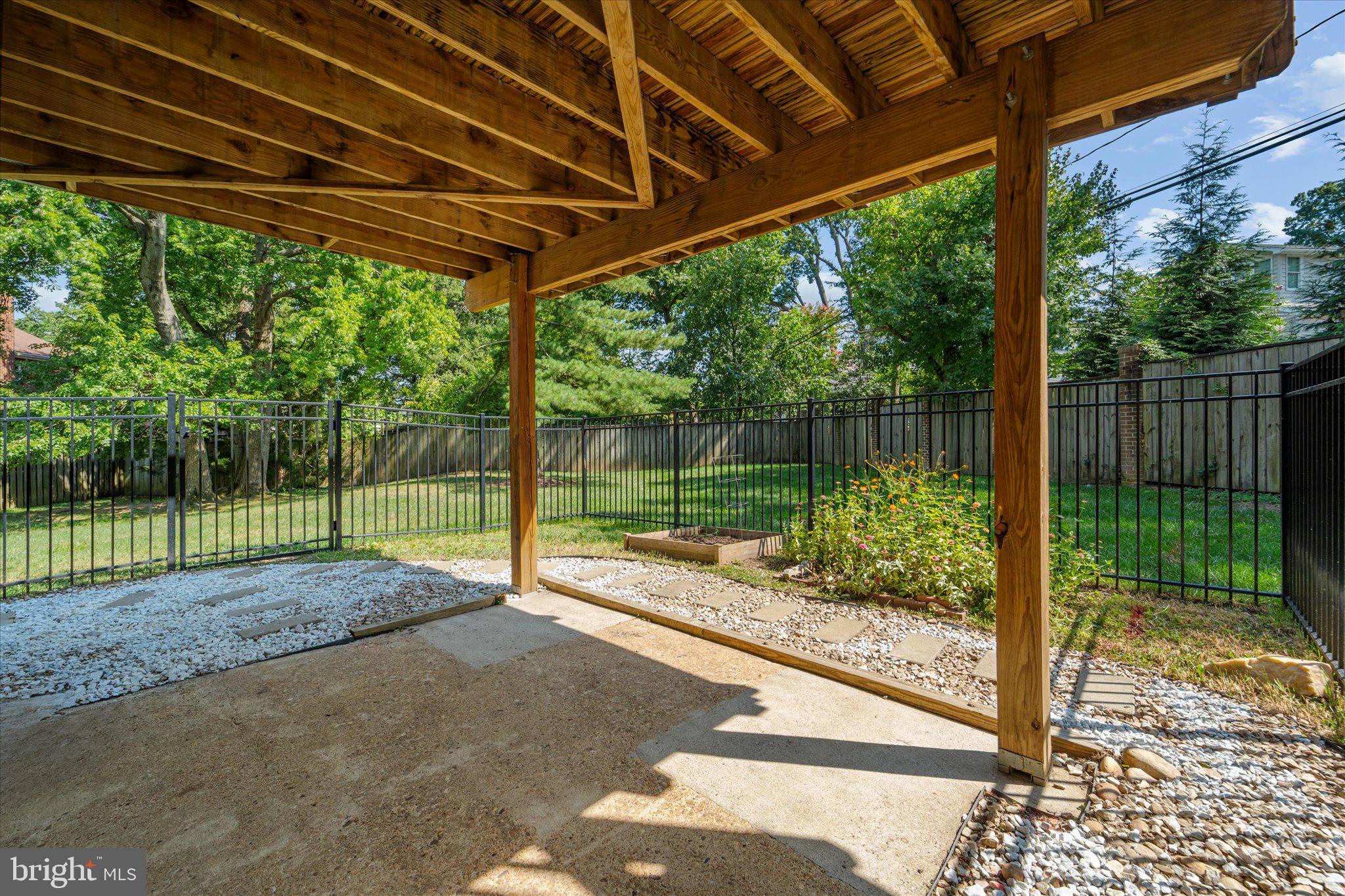 722 W Glebe Rd