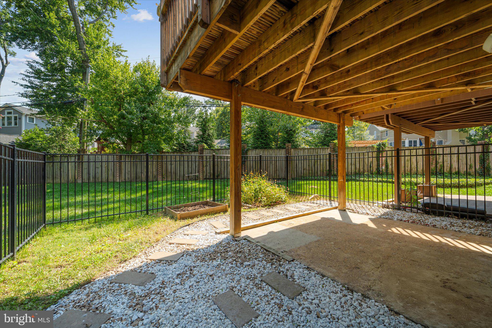 722 W Glebe Rd