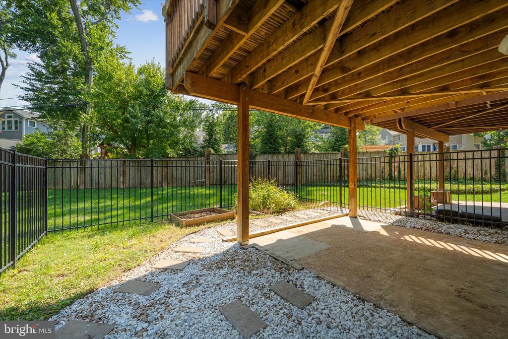 722 W Glebe Rd