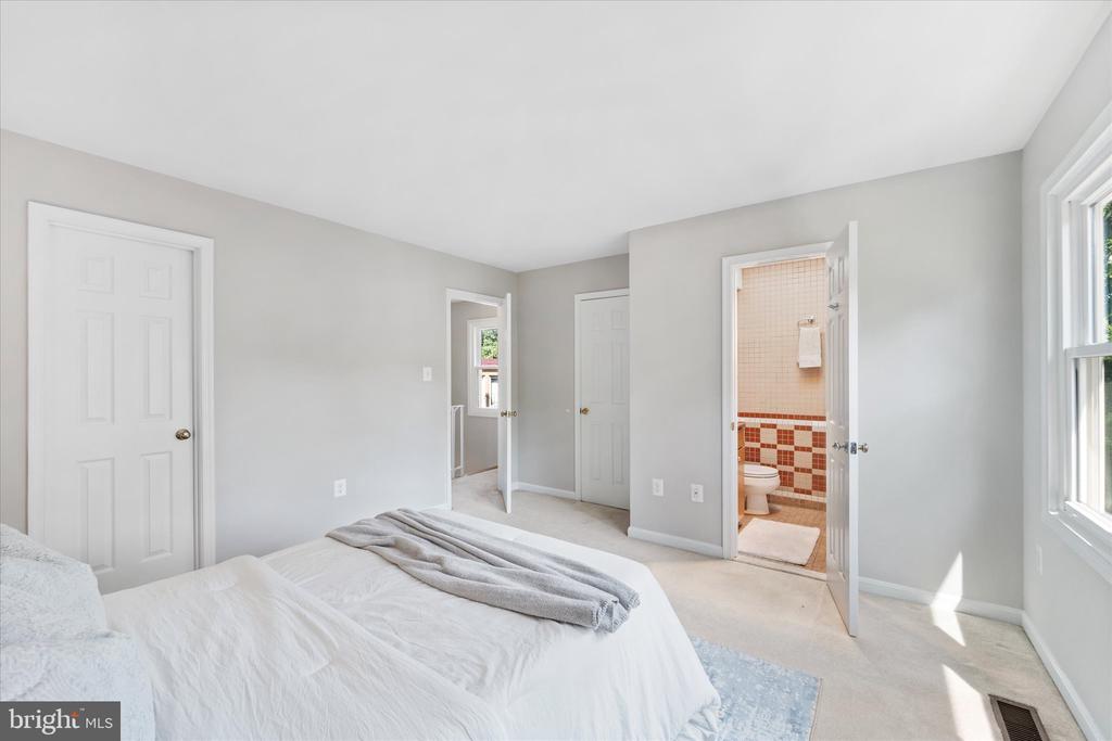 722 W Glebe Rd