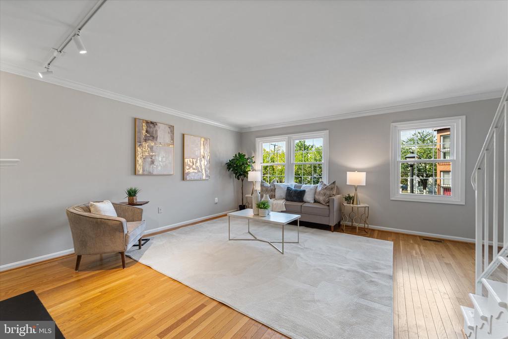 722 W Glebe Rd