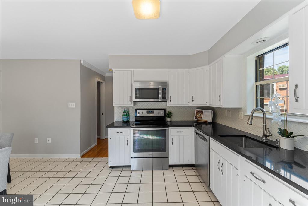 722 W Glebe Rd