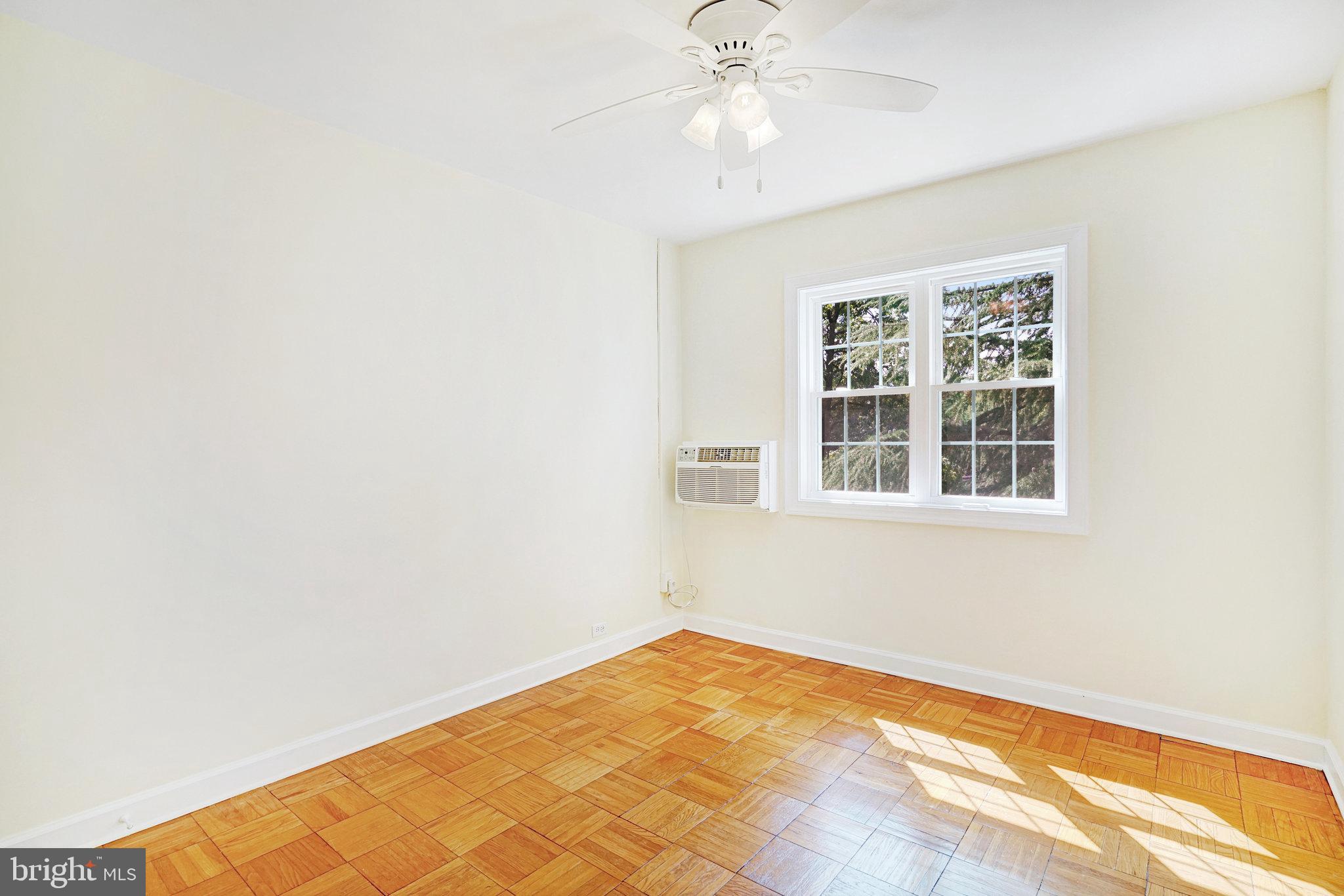1652 MOUNT EAGLE PLACE