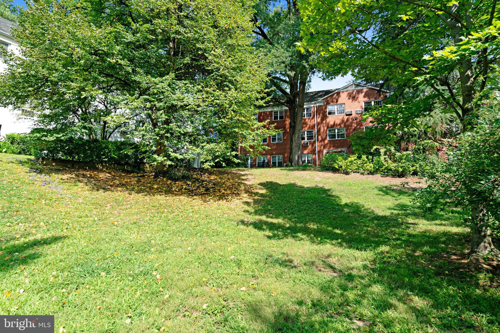1652 MOUNT EAGLE PLACE