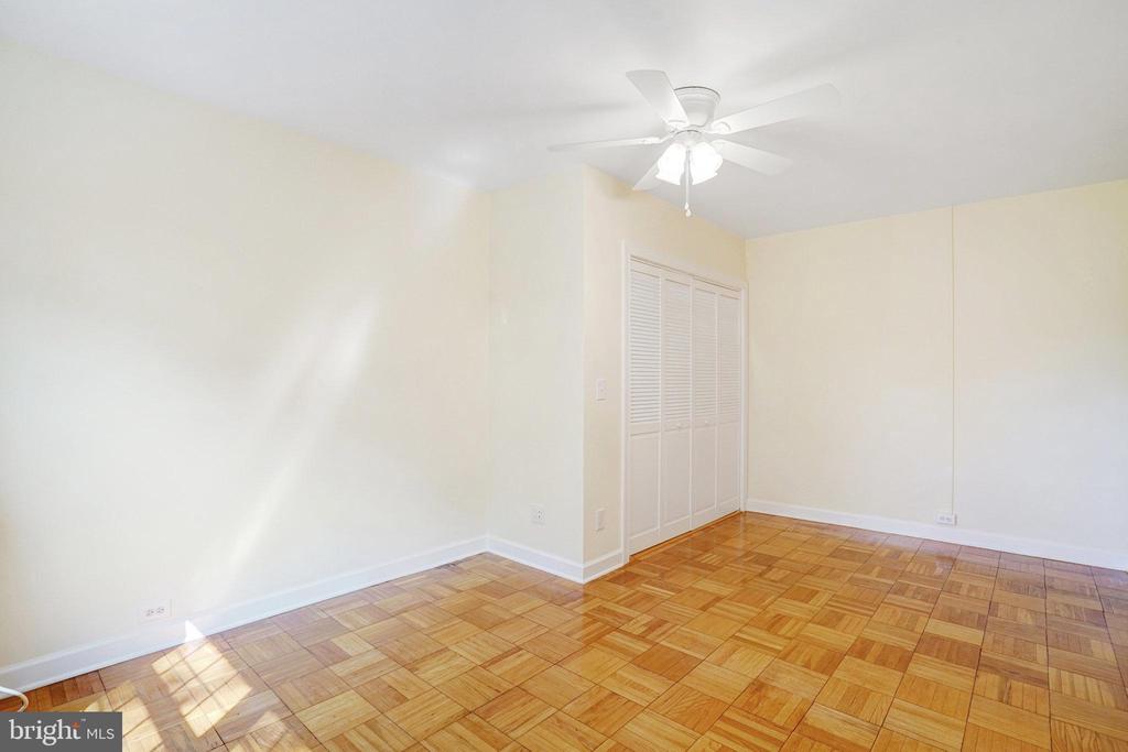 1652 MOUNT EAGLE PLACE