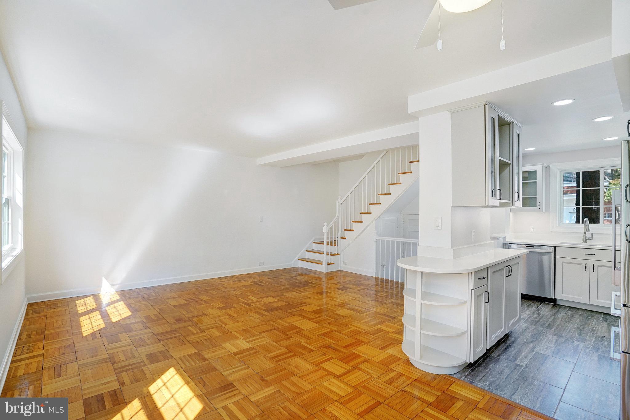 1652 MOUNT EAGLE PLACE