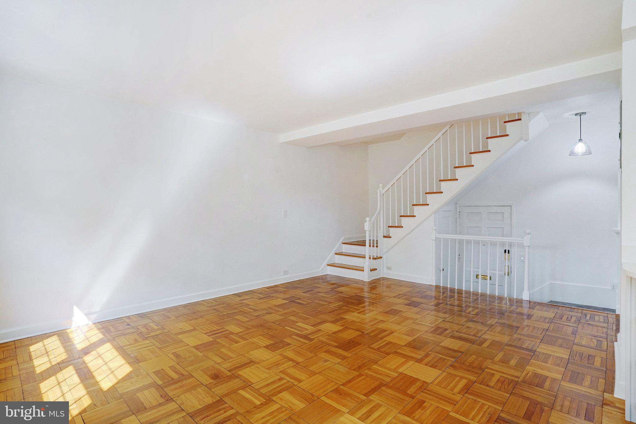 1652 MOUNT EAGLE PLACE