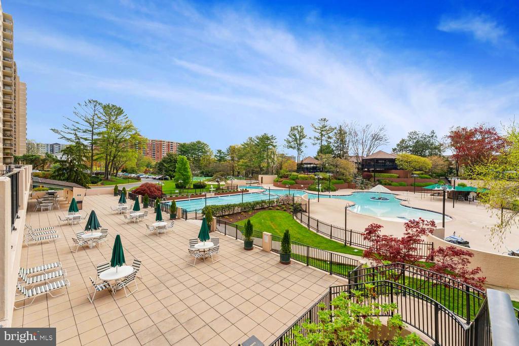 307 YOAKUM PKWY #601