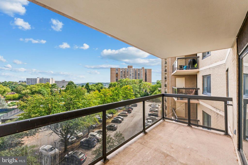 307 YOAKUM PKWY #601