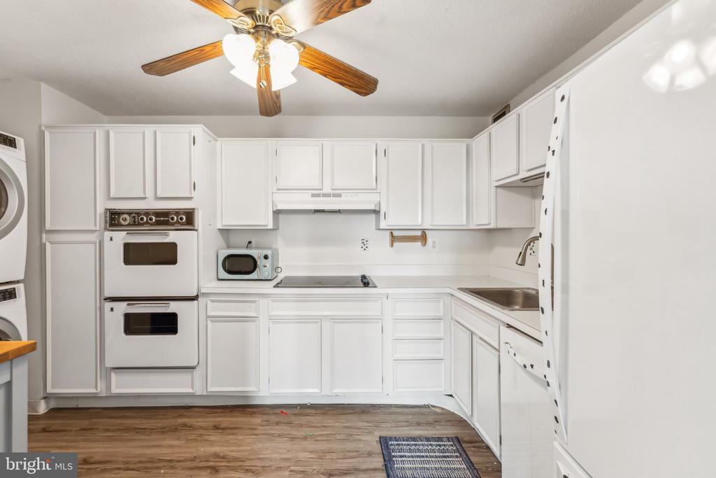 307 YOAKUM PKWY #601