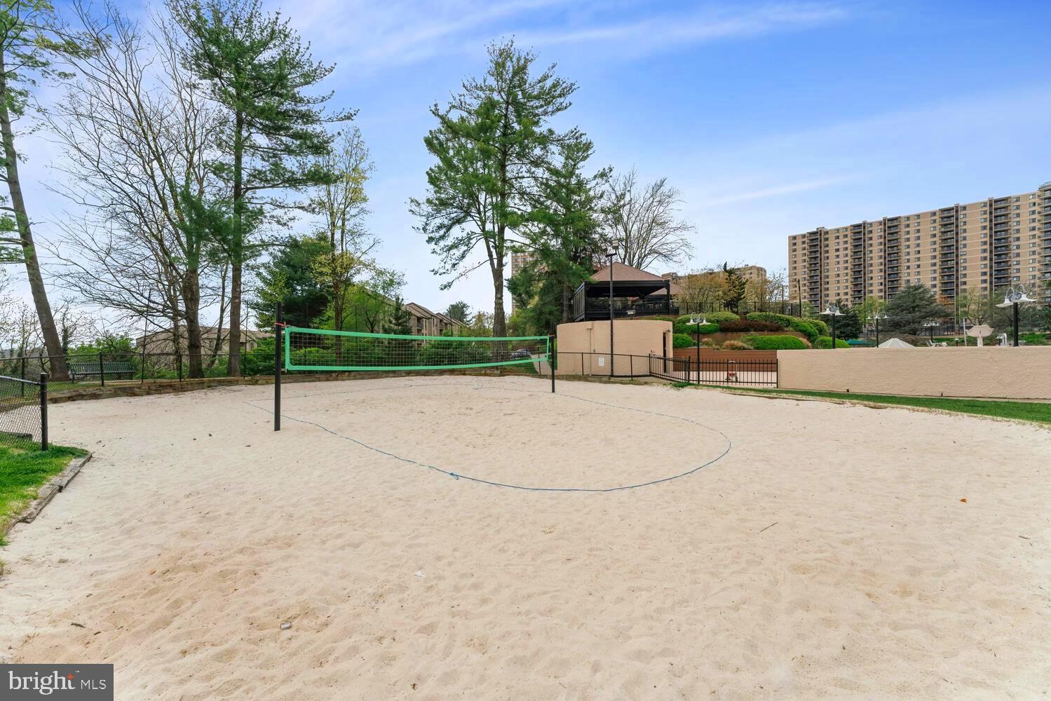 307 YOAKUM PKWY #601