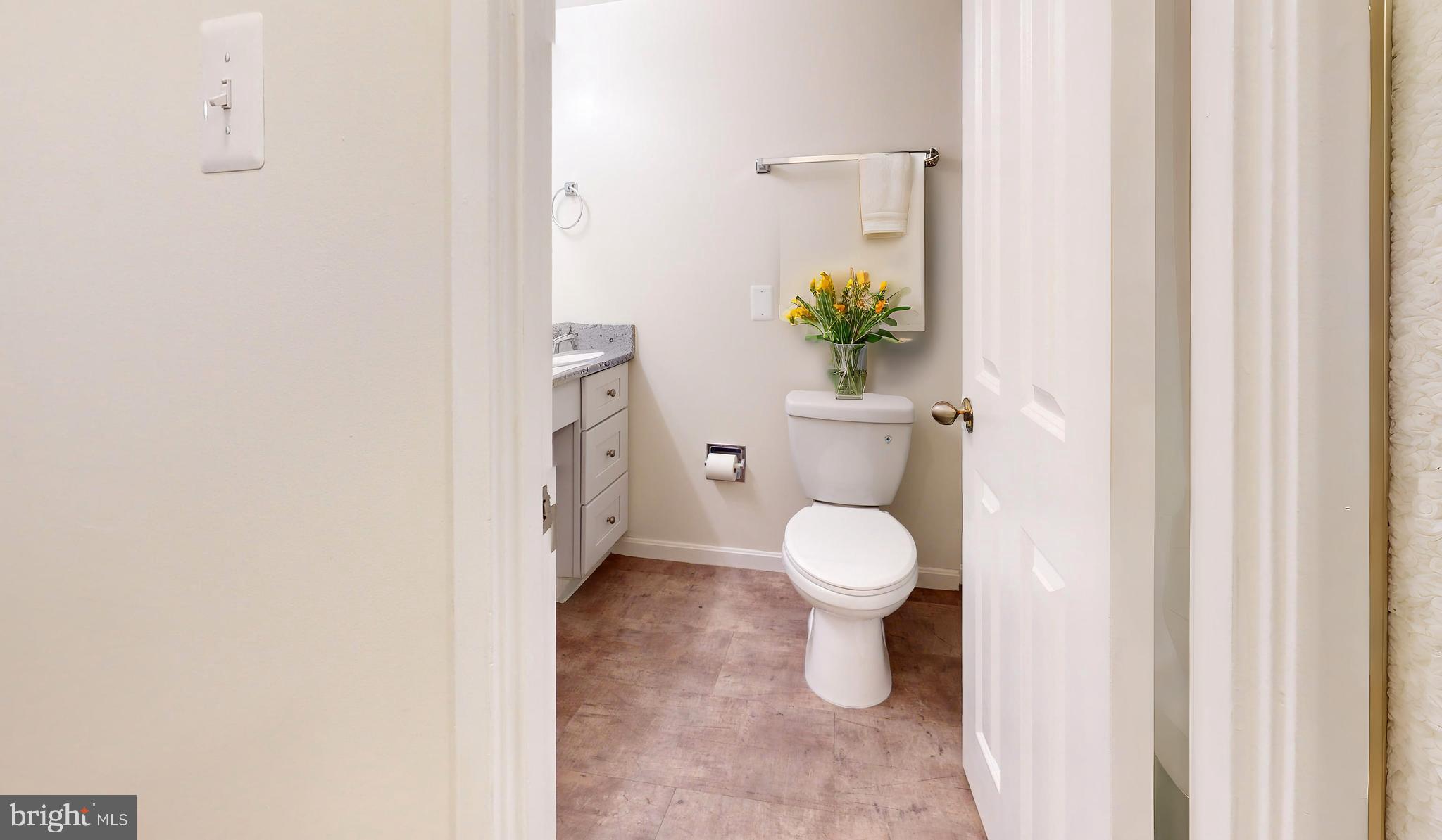307 YOAKUM PKWY #1215