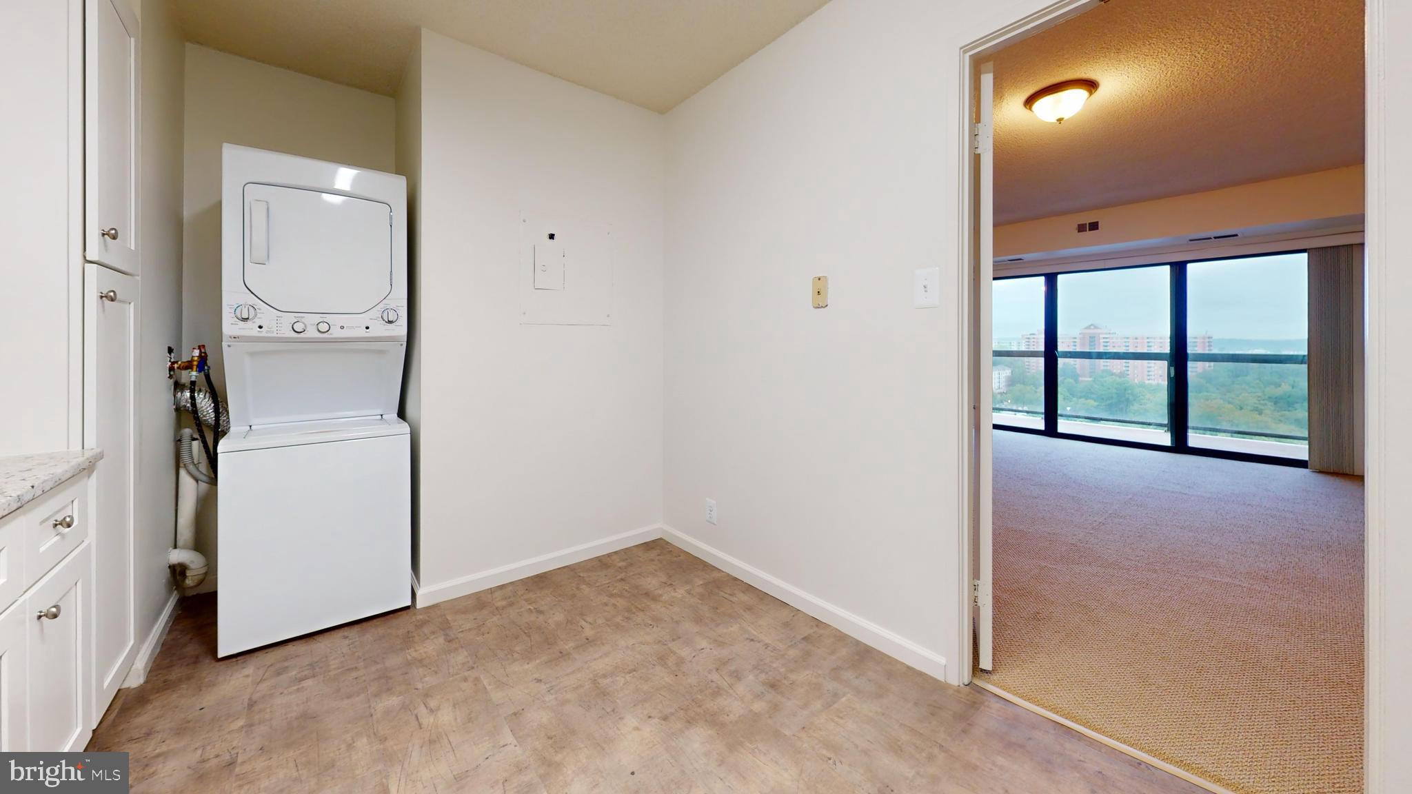 307 YOAKUM PKWY #1215